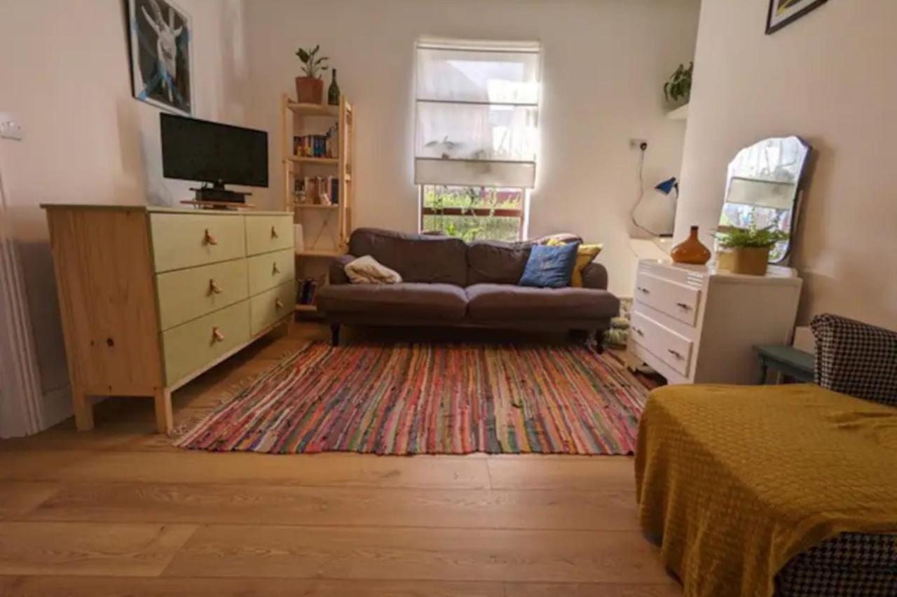 Charming 2bd House In Dublin