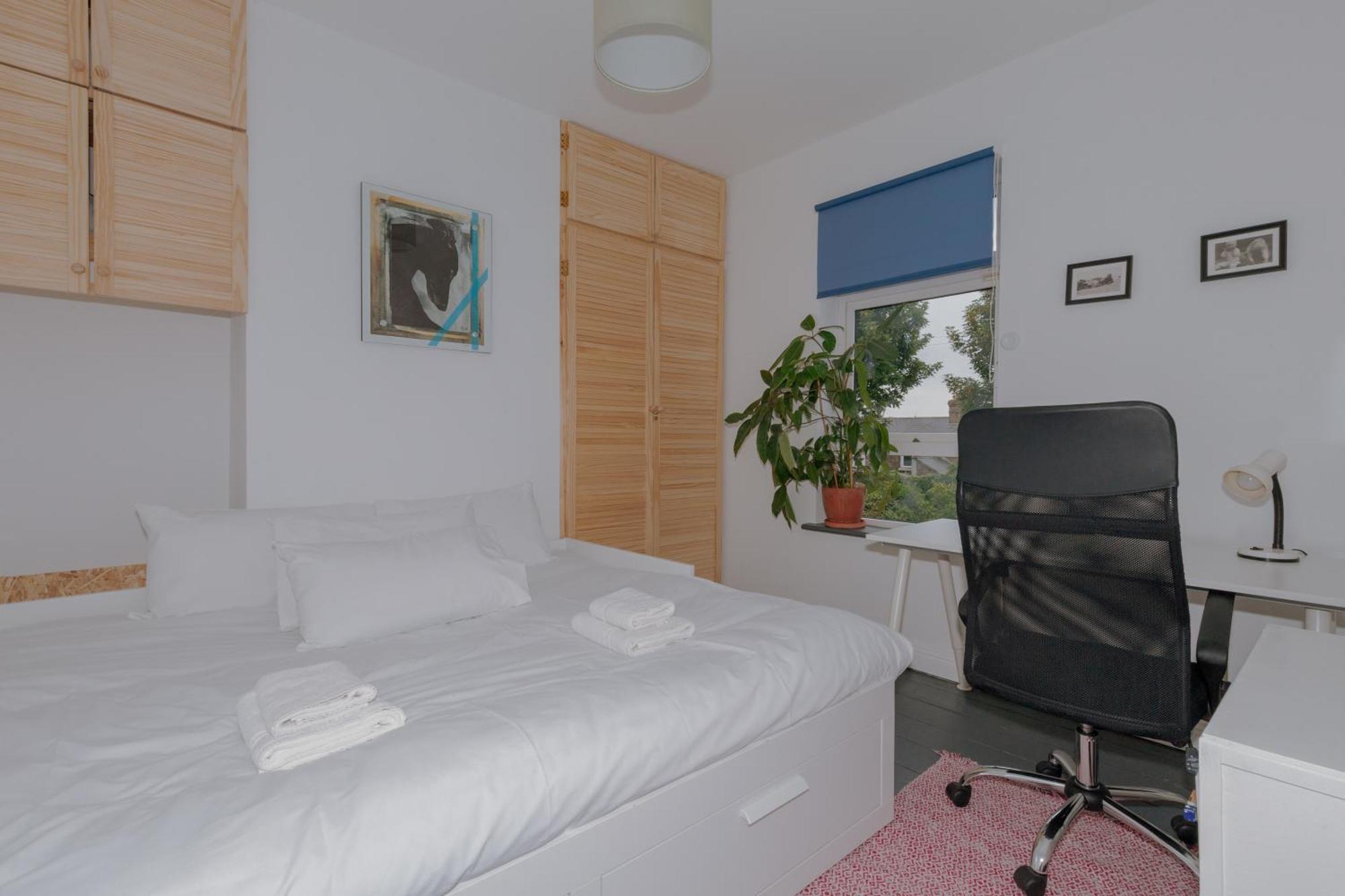 Charming 2bd House In Apartment *