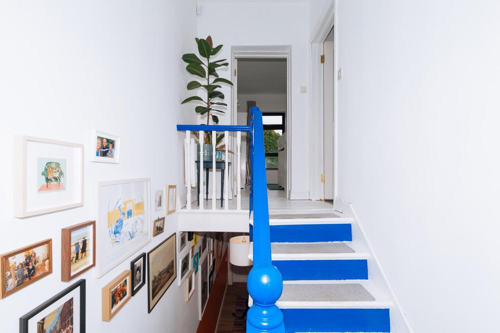Charming 2bd House In Apartment *