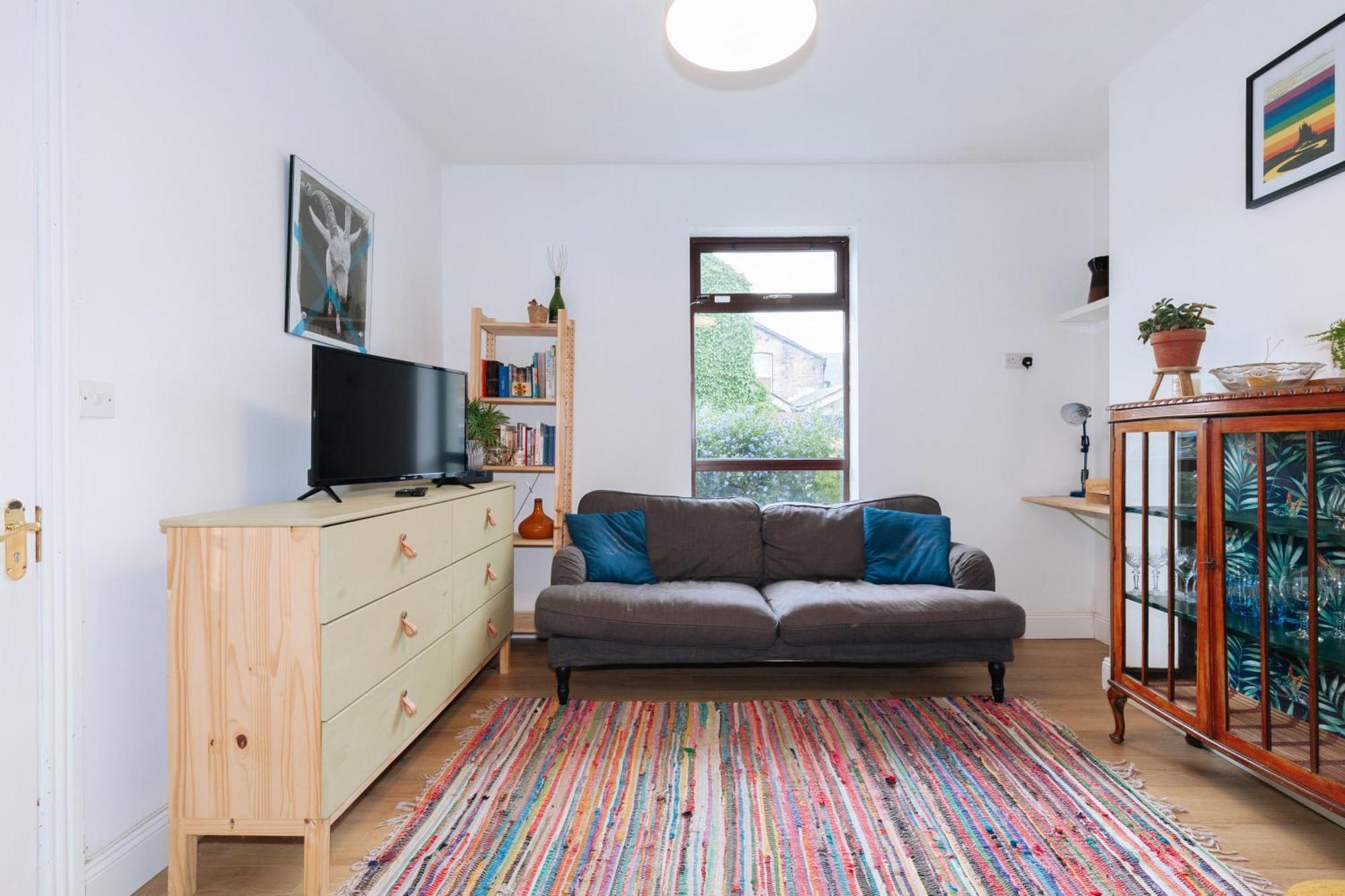 Charming 2bd House In * Dublin
